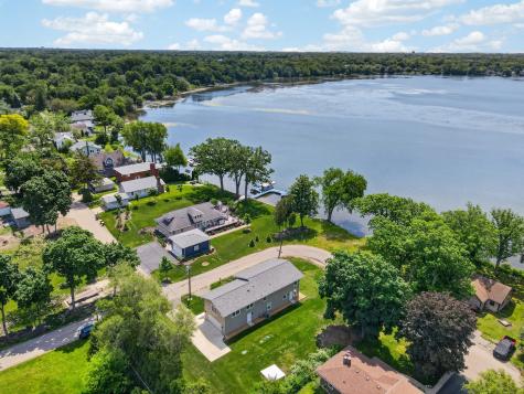 172 East Lakeview Avenue Round Lake Beach IL 60073