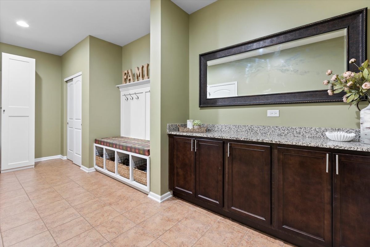 1516 Hartford Lane Woodridge IL 60517