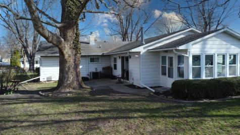 617 East Grant Street Watseka IL 60970