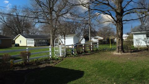617 East Grant Street Watseka IL 60970