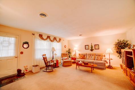 617 East Grant Street Watseka IL 60970