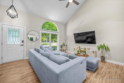 2107 Teton Parkway Algonquin IL 60102