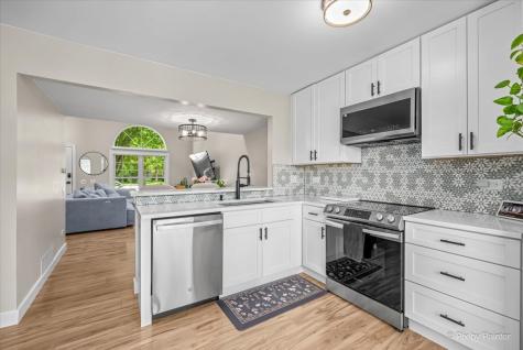 2107 Teton Parkway Algonquin IL 60102