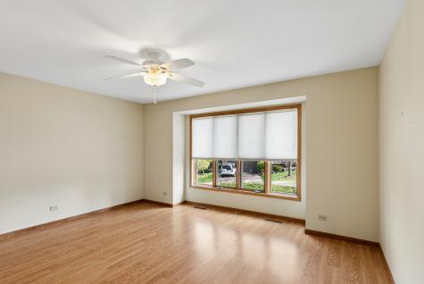 808 Kristin Court Gurnee IL 60031