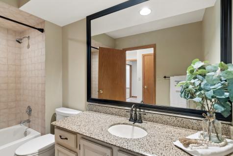 808 Kristin Court Gurnee IL 60031