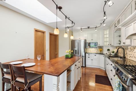 808 Kristin Court Gurnee IL 60031
