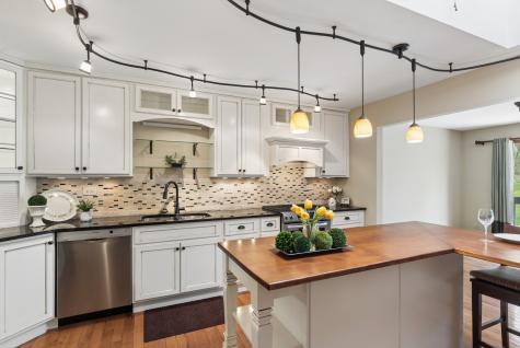 808 Kristin Court Gurnee IL 60031