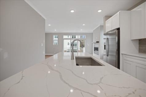 186 Lilah Court Des Plaines IL 60016