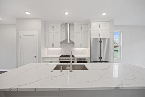 186 Lilah Court Des Plaines IL 60016