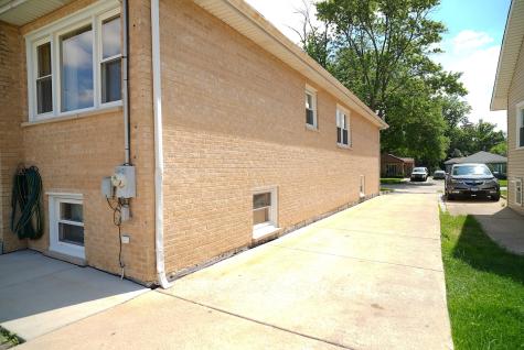 1428 1/2 North Ashbel Avenue Berkeley IL 60163