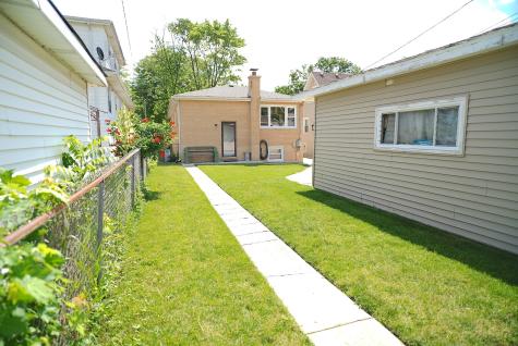 1428 1/2 North Ashbel Avenue Berkeley IL 60163