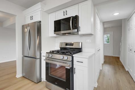 1161 Regent Drive Mundelein IL 60060