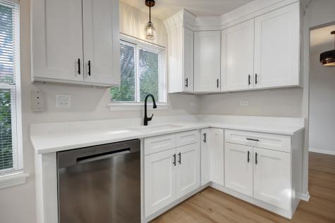 1161 Regent Drive Mundelein IL 60060