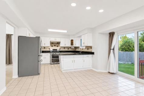 1441 West Autumn Trail Addison IL 60101