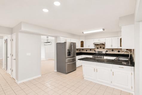 1441 West Autumn Trail Addison IL 60101
