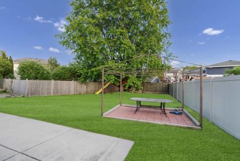 1441 West Autumn Trail Addison IL 60101
