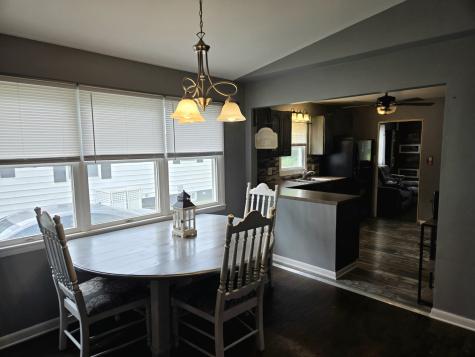 376 South Oak Street Manteno IL 60950