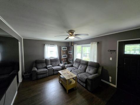 376 South Oak Street Manteno IL 60950