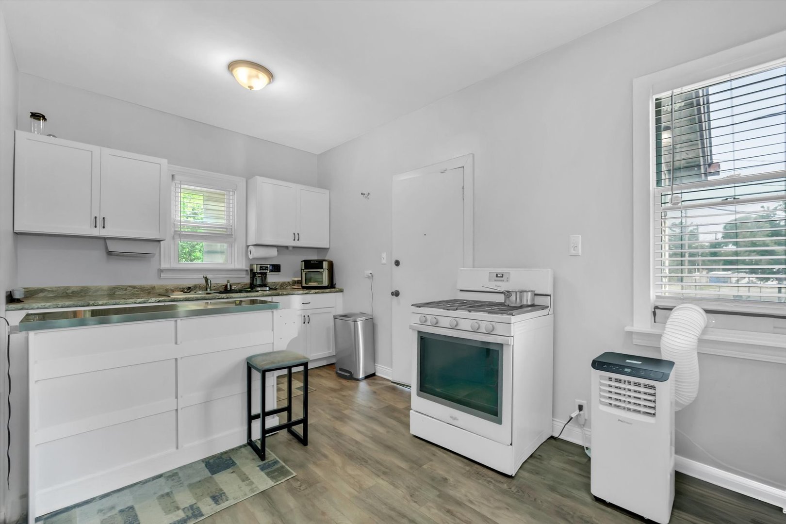 10004 South Torrence Avenue Chicago IL 60617