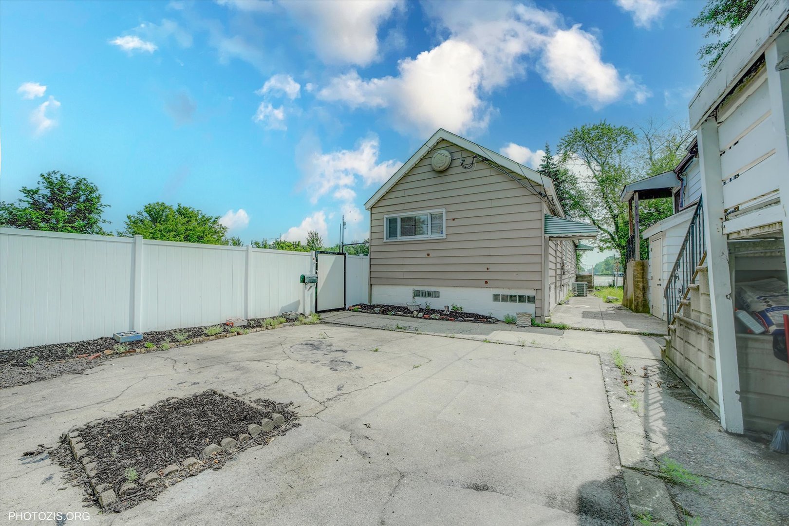 10004 South Torrence Avenue Chicago IL 60617