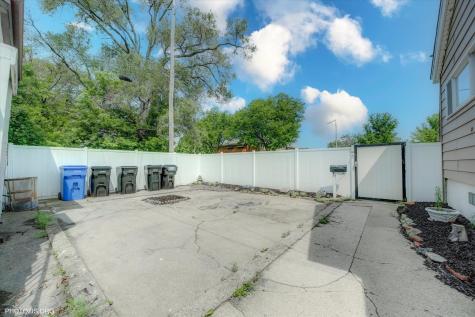 10004 South Torrence Avenue Chicago IL 60617