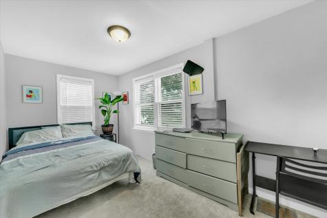10004 South Torrence Avenue Chicago IL 60617