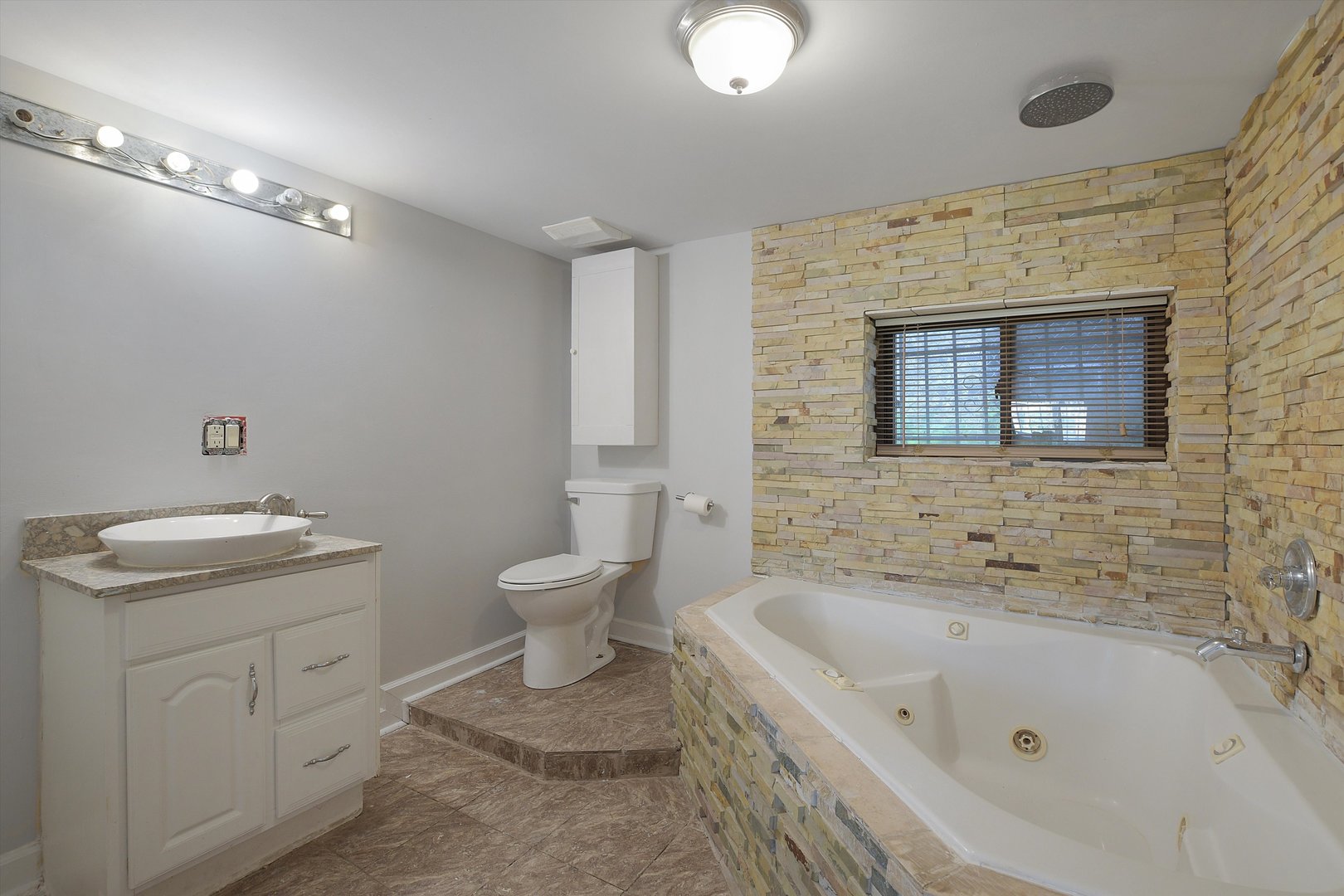 946 North Homan Avenue Chicago IL 60651