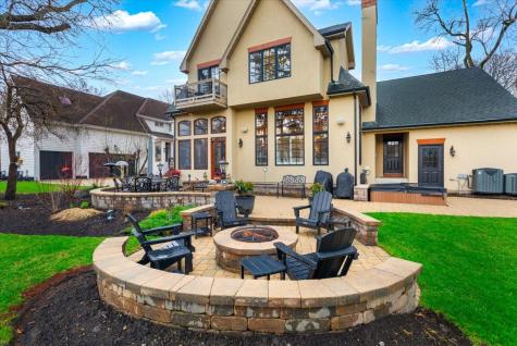 849 East Hillside Road Naperville IL 60540