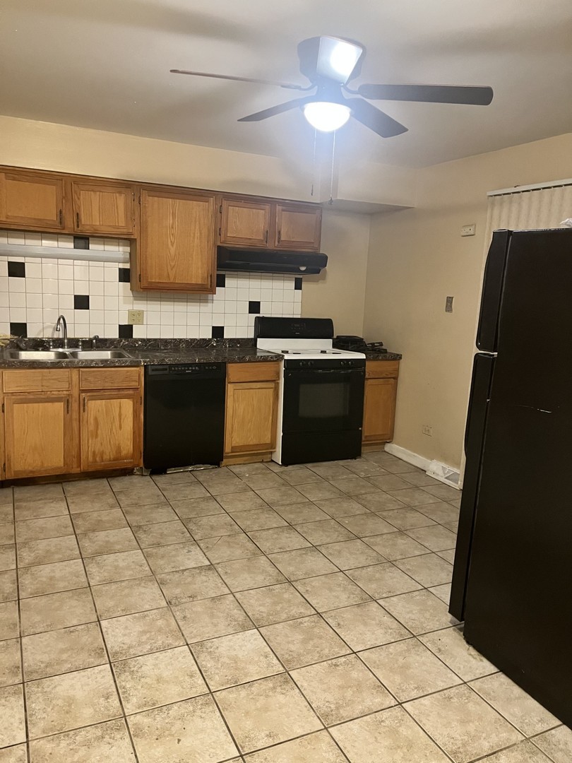 215 East 90th Place Chicago IL 60619