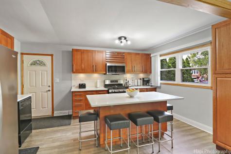 1569 Sherman Place Des Plaines IL 60016