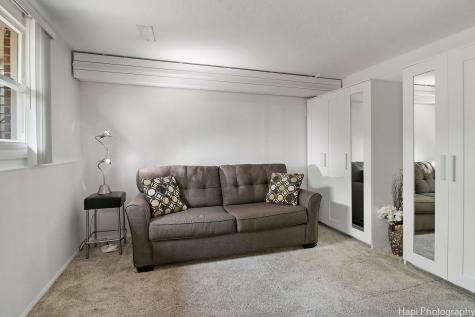 1569 Sherman Place Des Plaines IL 60016