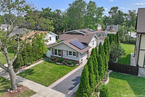 1569 Sherman Place Des Plaines IL 60016