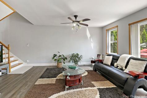 1569 Sherman Place Des Plaines IL 60016