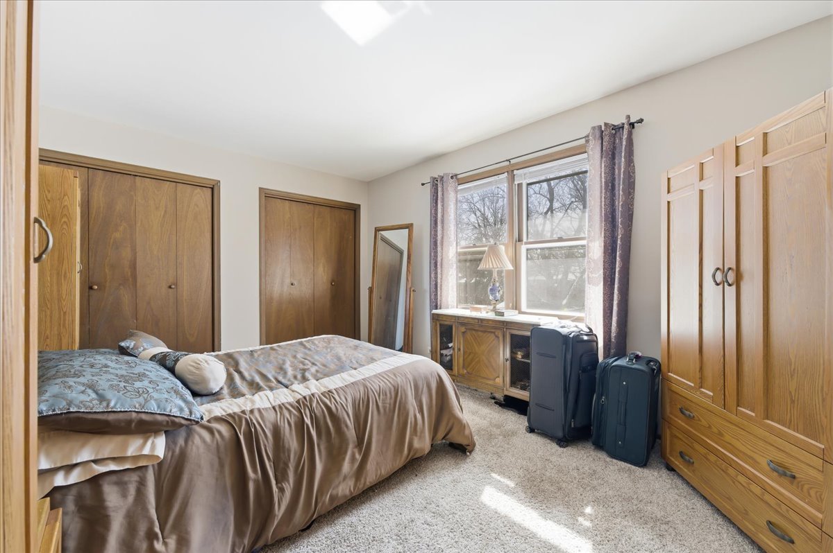 23W281 Cambridge Court Glen Ellyn IL 60137