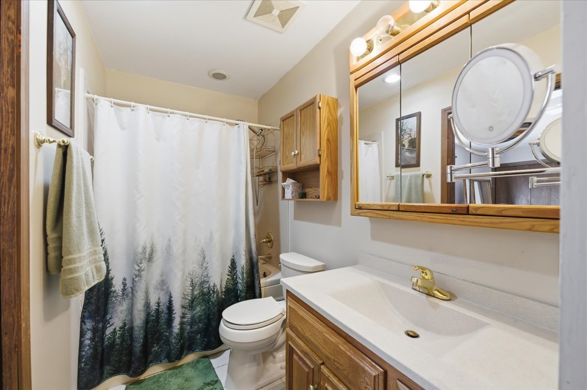23W281 Cambridge Court Glen Ellyn IL 60137