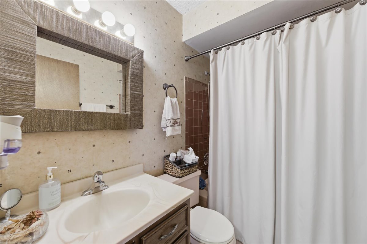 23W281 Cambridge Court Glen Ellyn IL 60137
