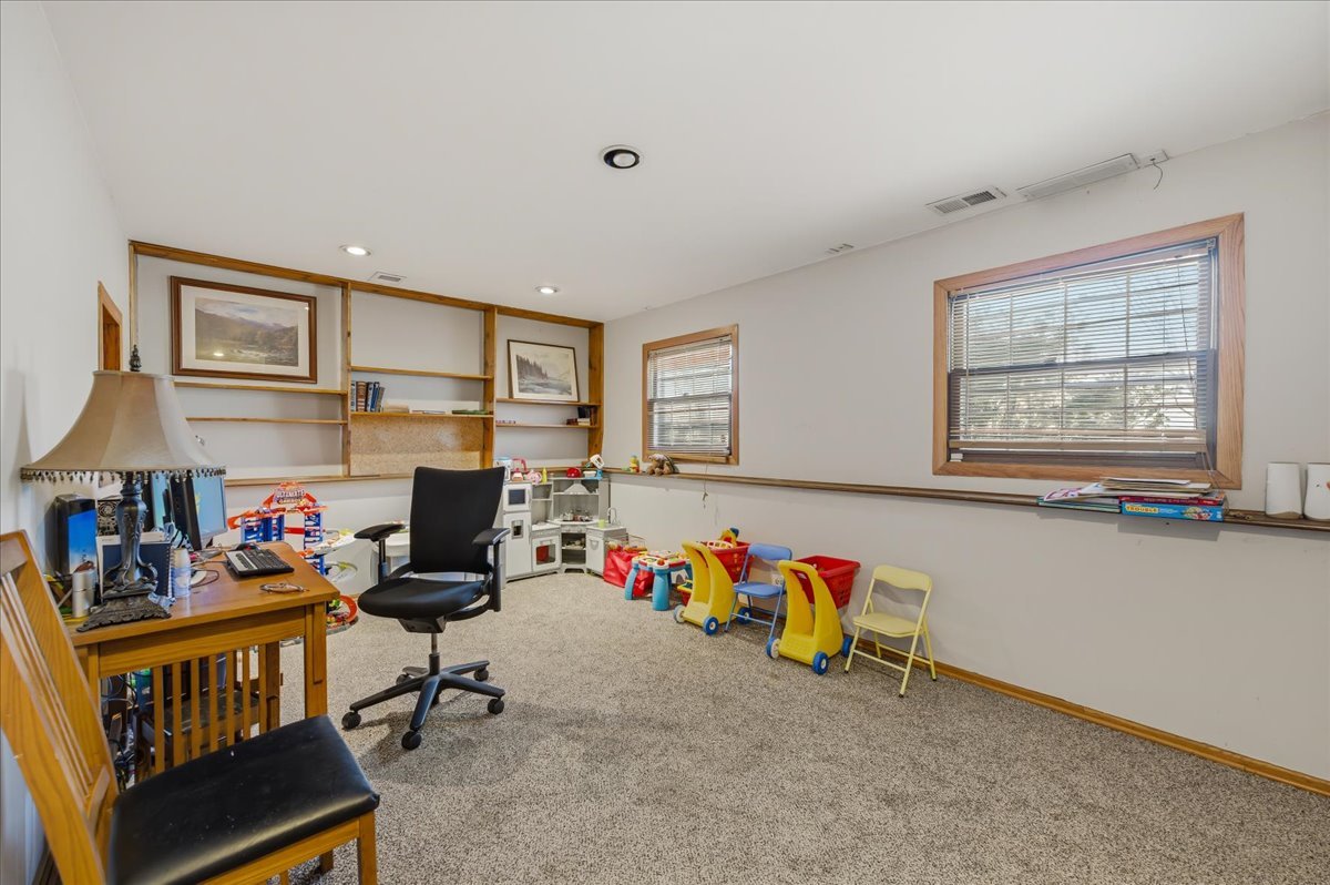 23W281 Cambridge Court Glen Ellyn IL 60137