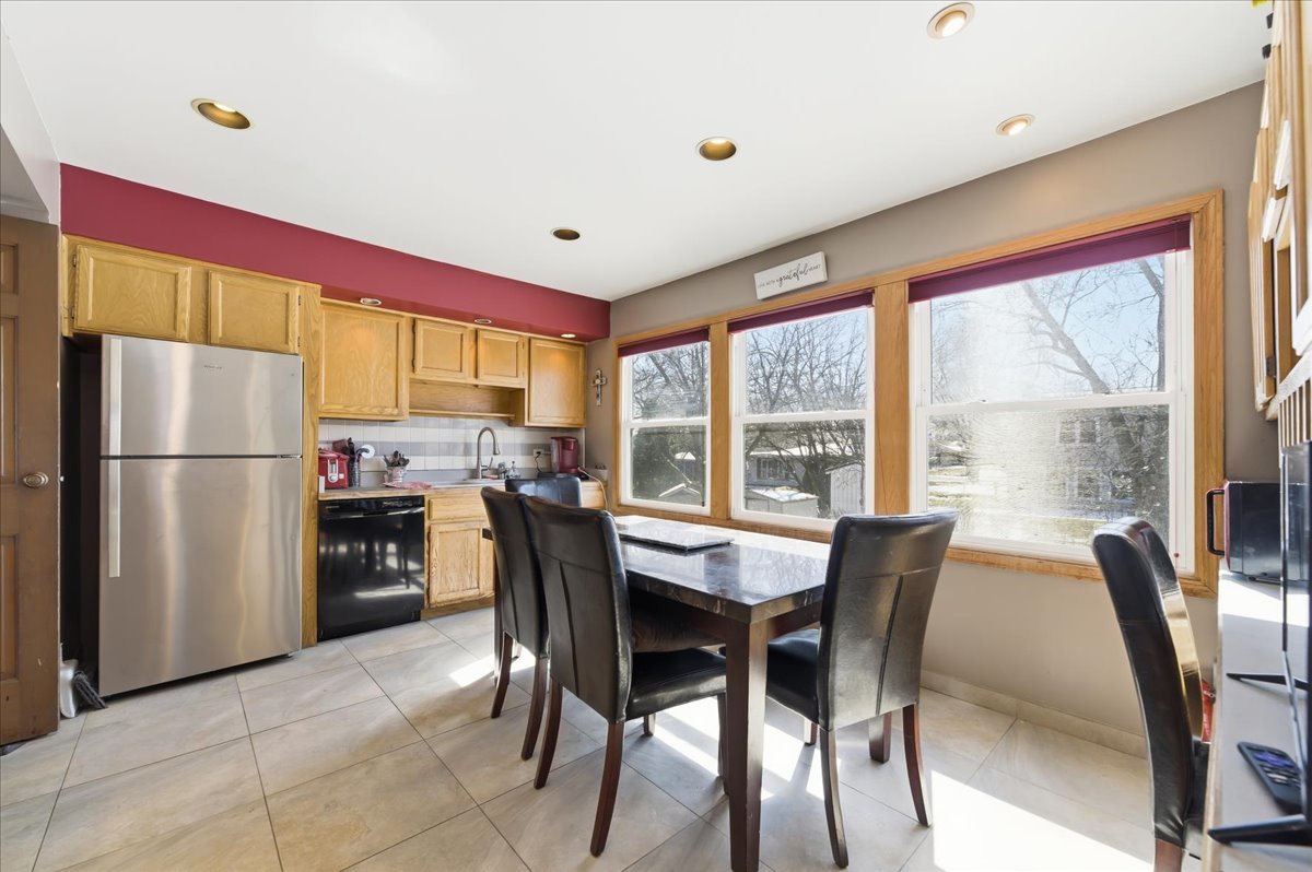23W281 Cambridge Court Glen Ellyn IL 60137