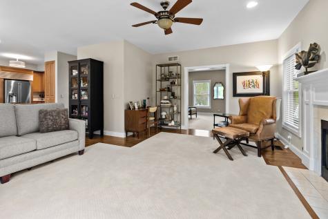 2803 Rose Avenue Mchenry IL 60050