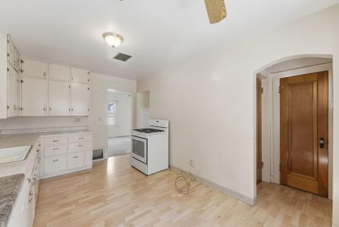 2031 12TH Street East Moline IL 61244