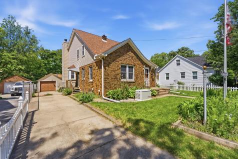 2031 12TH Street East Moline IL 61244