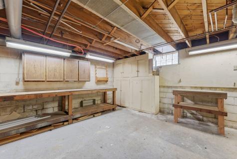2031 12TH Street East Moline IL 61244