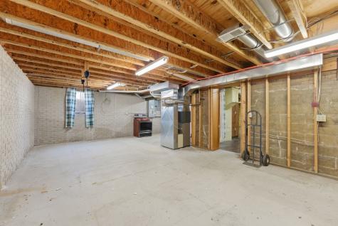 2031 12TH Street East Moline IL 61244