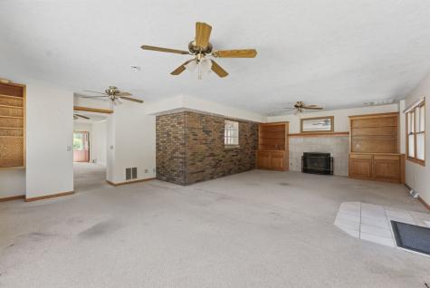2031 12TH Street East Moline IL 61244