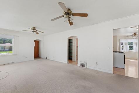 2031 12TH Street East Moline IL 61244