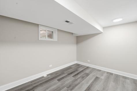 1220 North Hamlin Avenue Park Ridge IL 60068