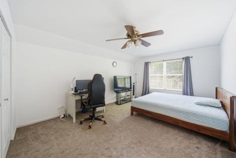 636 Briarwood Lane Oswego IL 60543