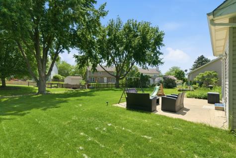 636 Briarwood Lane Oswego IL 60543
