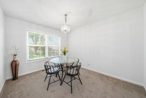 636 Briarwood Lane Oswego IL 60543