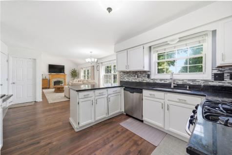 636 Briarwood Lane Oswego IL 60543